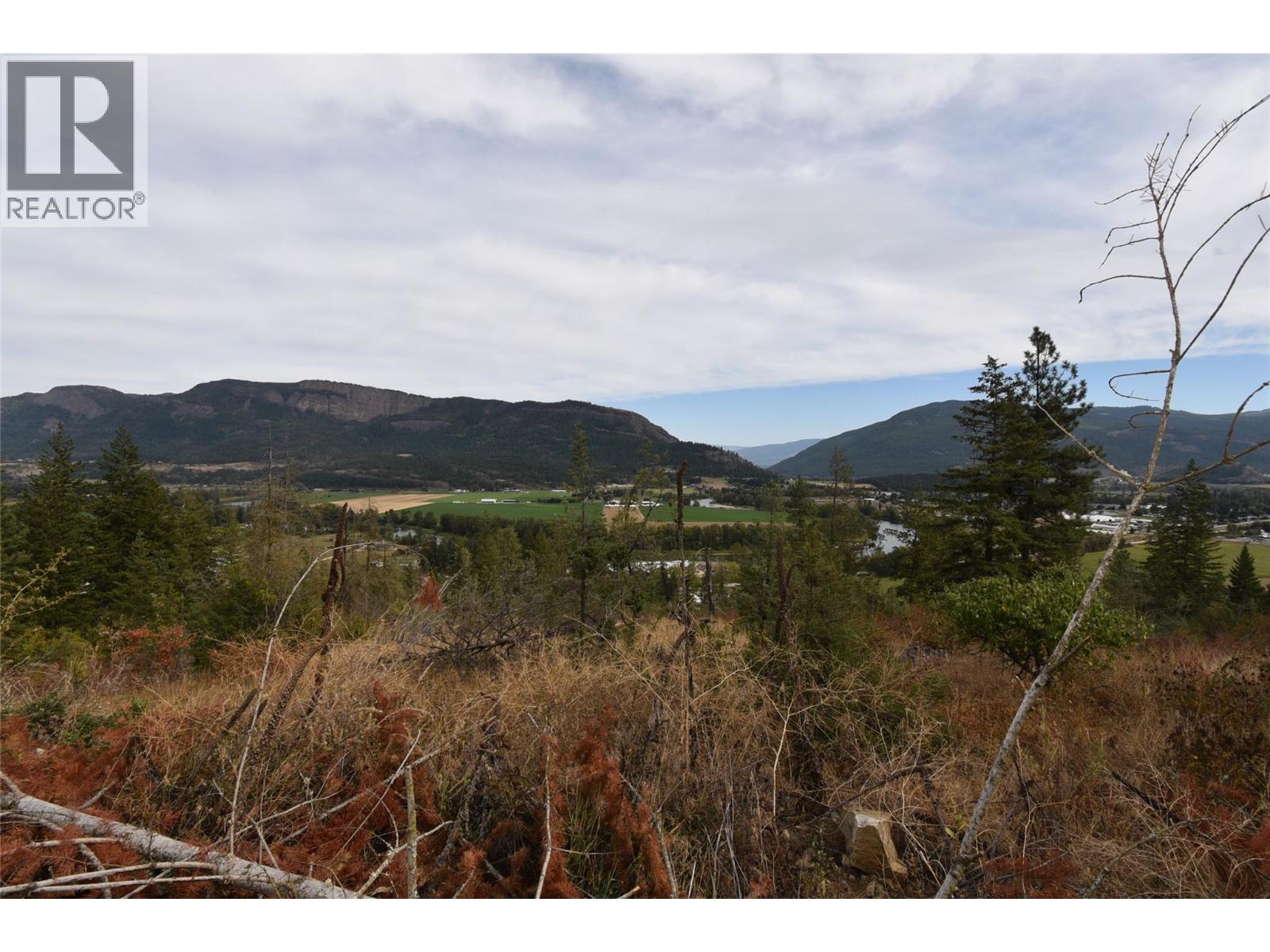  231 Crooked Pine Road, Enderby