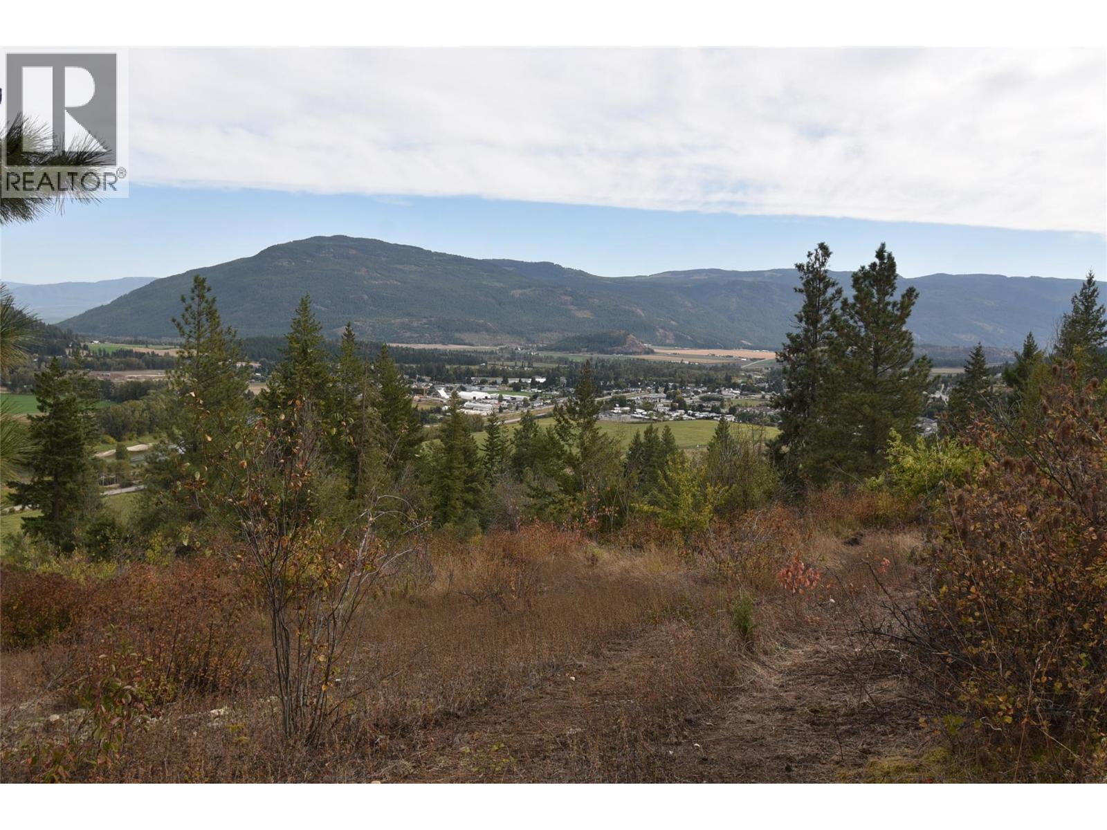  231 Crooked Pine Road, Enderby
