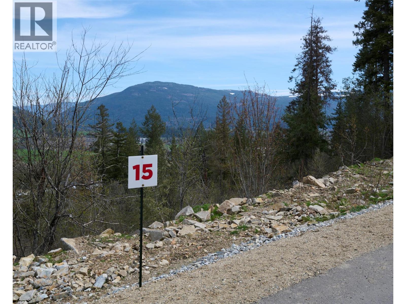  237 Crooked Pine Road, Enderby
