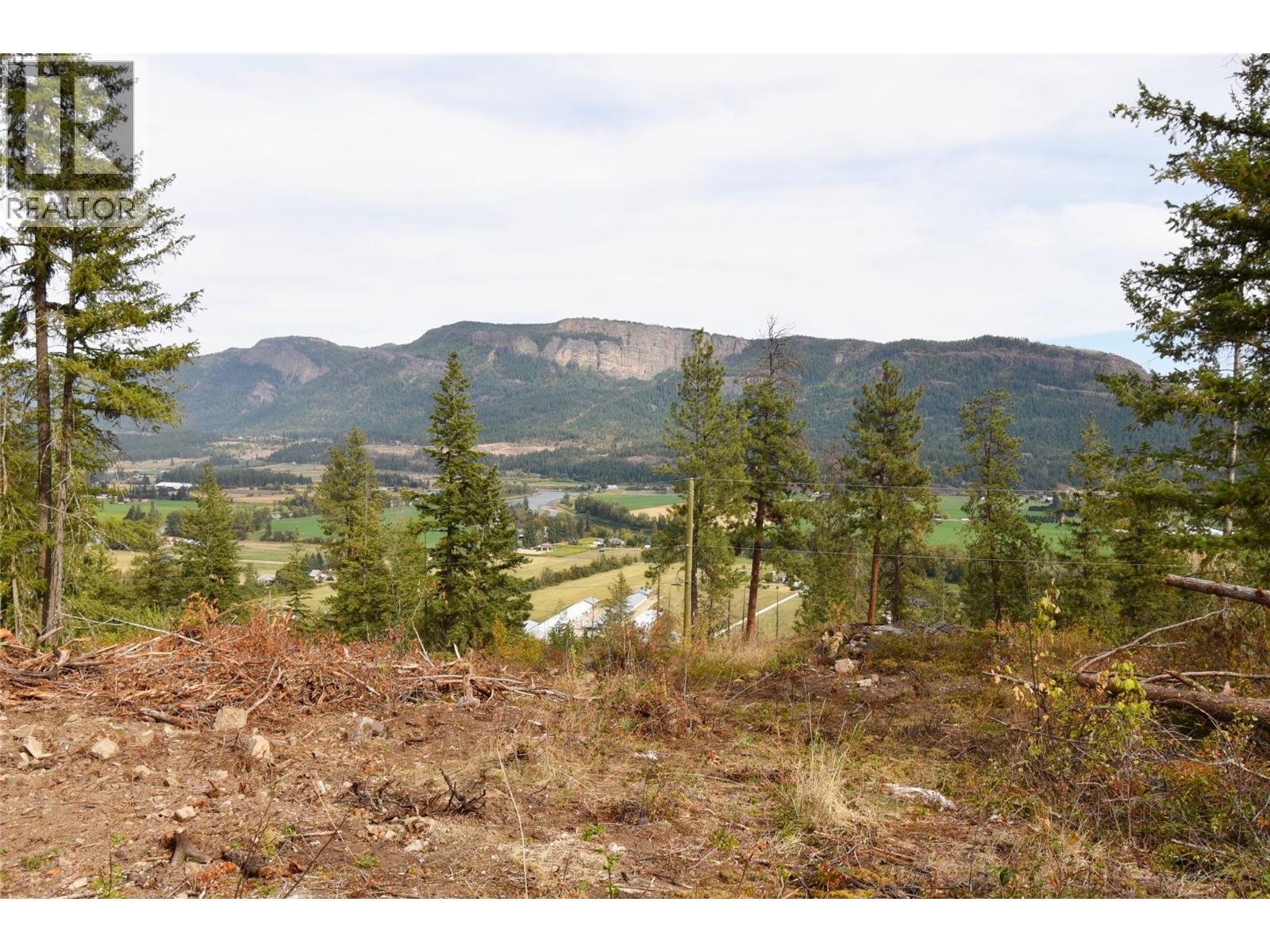  237 Crooked Pine Road, Enderby