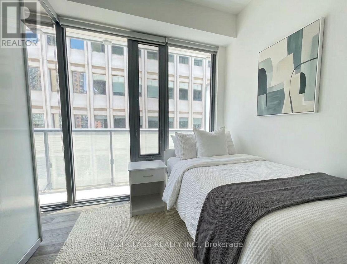#1008 57 ST JOSEPH STREET - 7