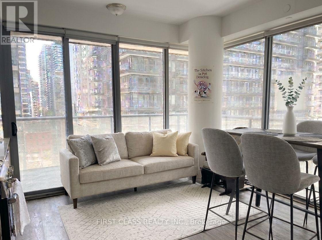 #1008 57 ST JOSEPH STREET - 3