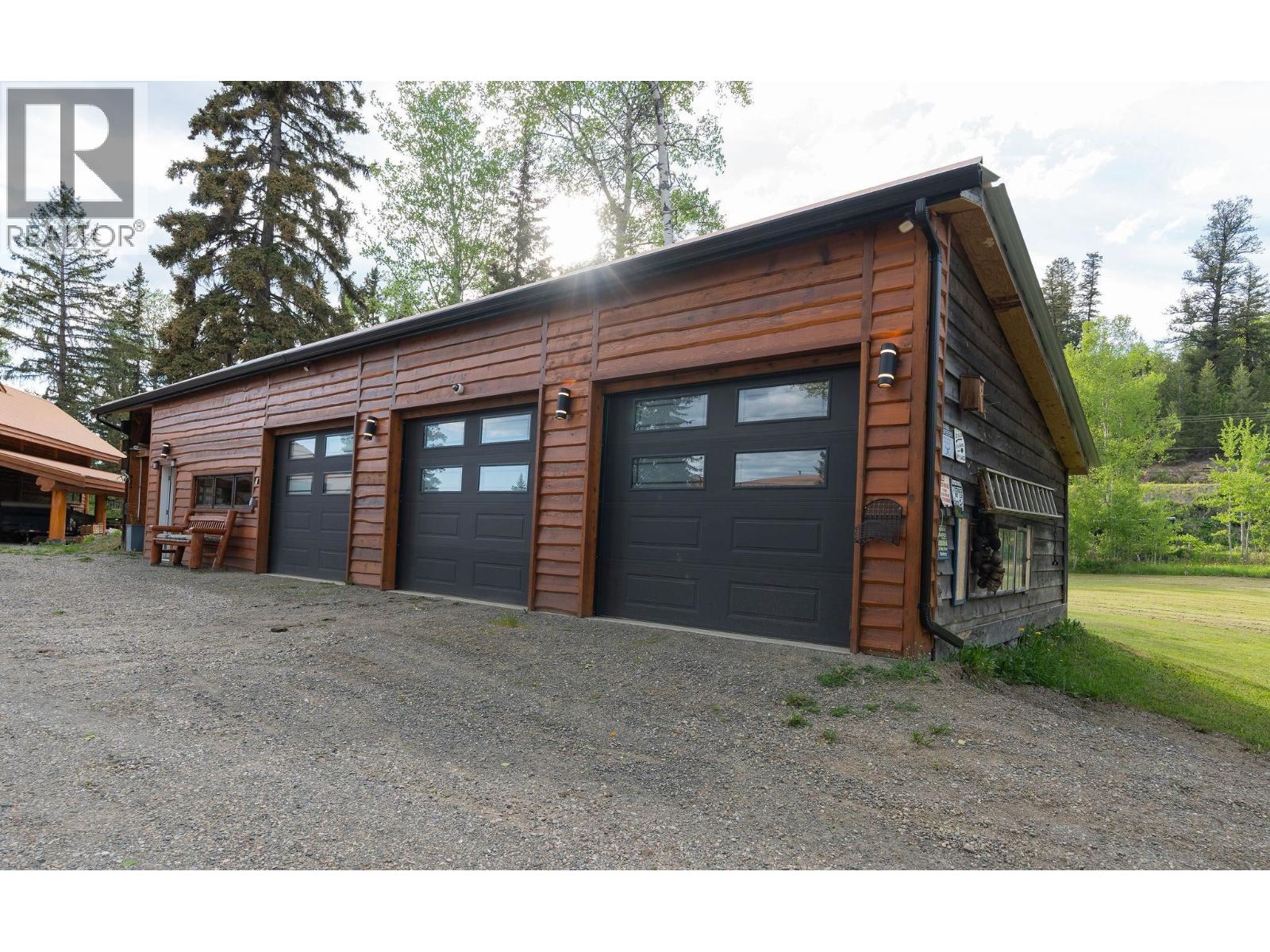 3754 HORSEFLY ROAD - 36