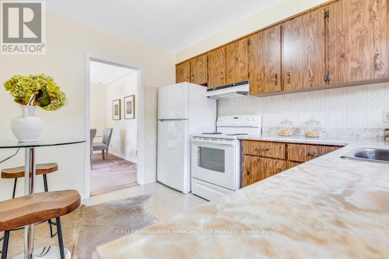 17 CHECKENDON DRIVE - 11