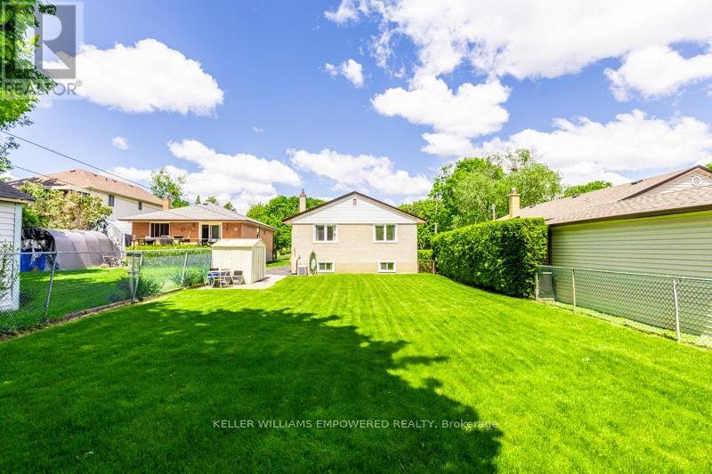 17 CHECKENDON DRIVE - 25