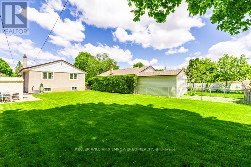 17 CHECKENDON DRIVE - 27