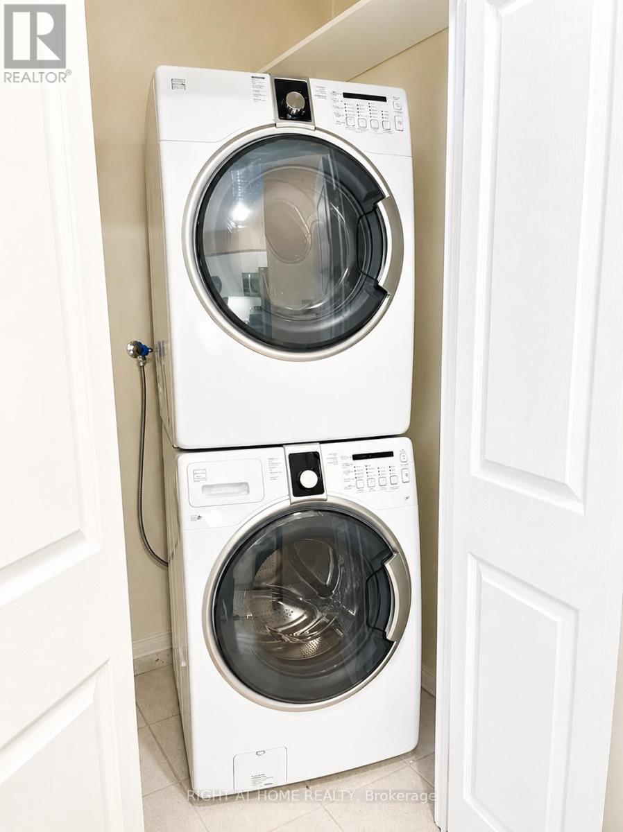 Laundry ensuite stackable