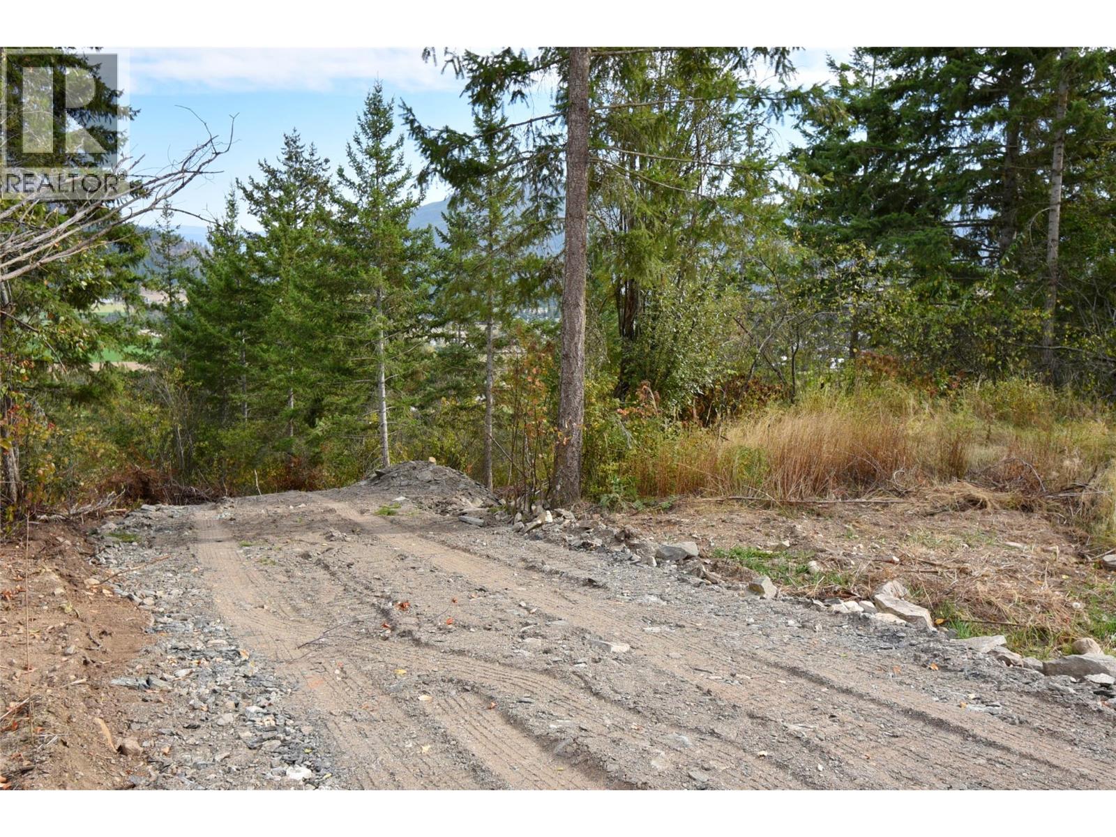  207 Crooked Pine Road, Enderby
