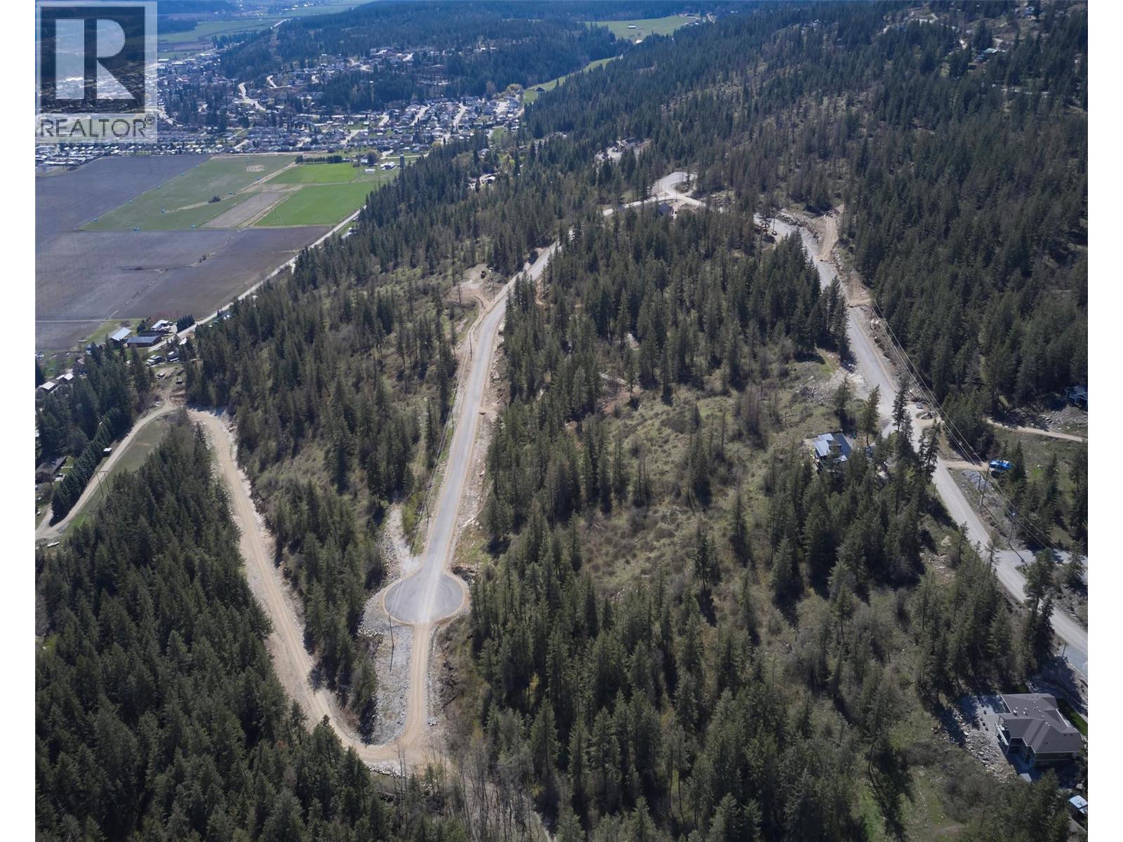  207 Crooked Pine Road, Enderby