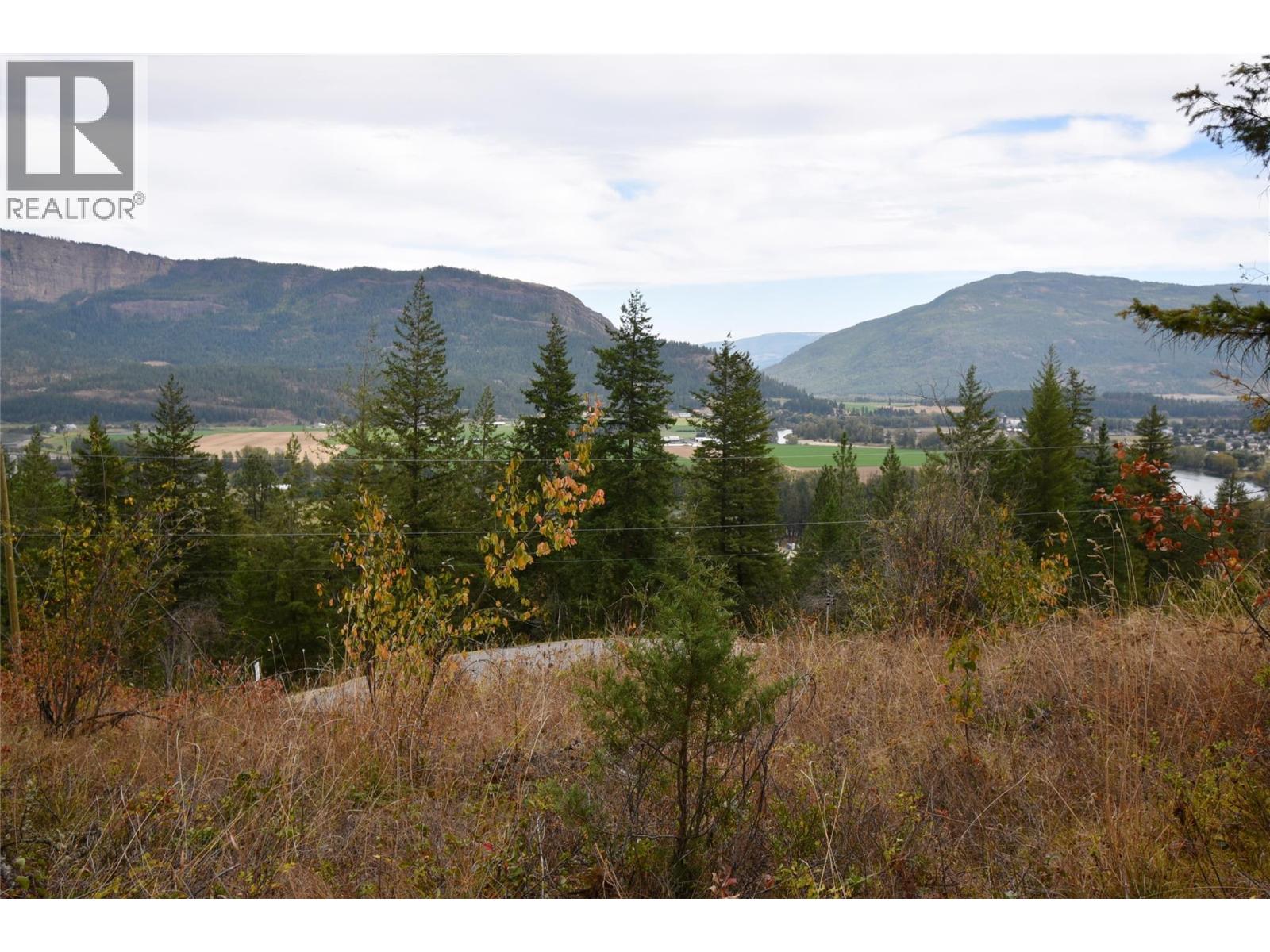  252 Crooked Pine Road, Enderby