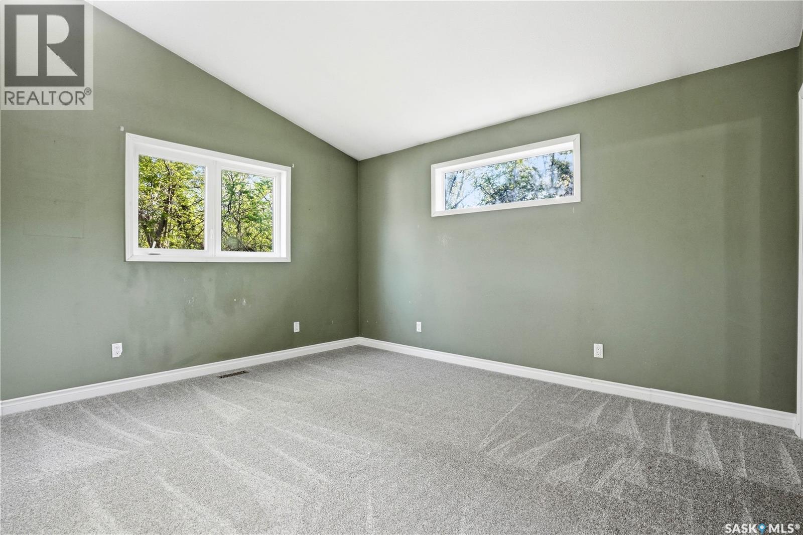 242 Woodlawn AVENUE - 21