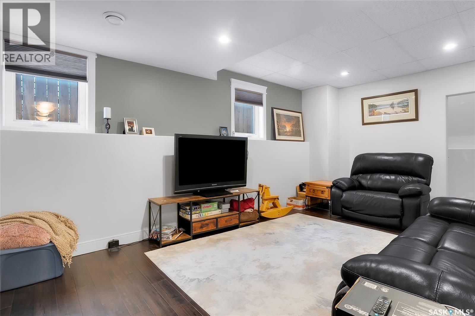 922 Rockhill LANE - 28