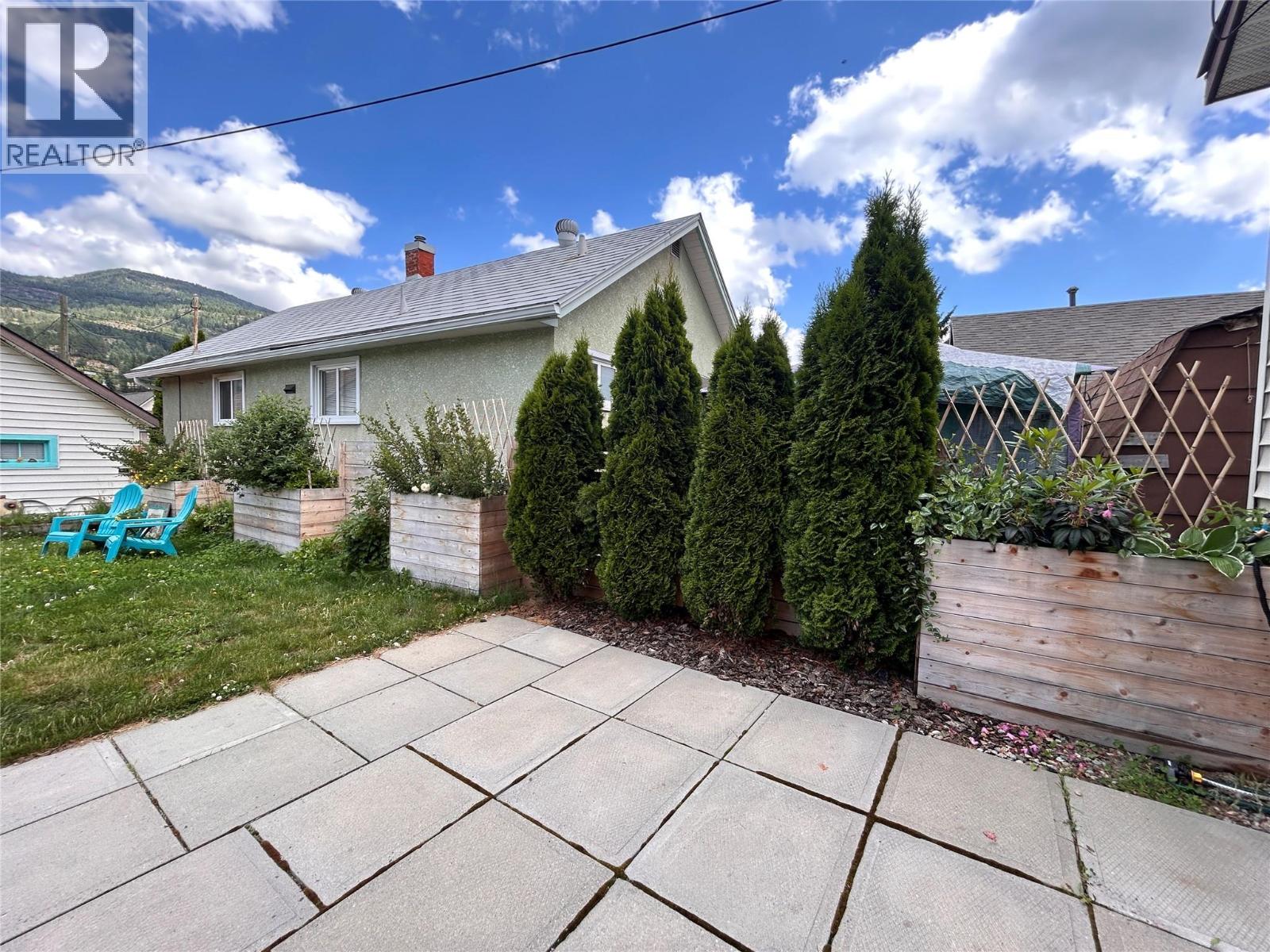 1350 Main Street, Trail