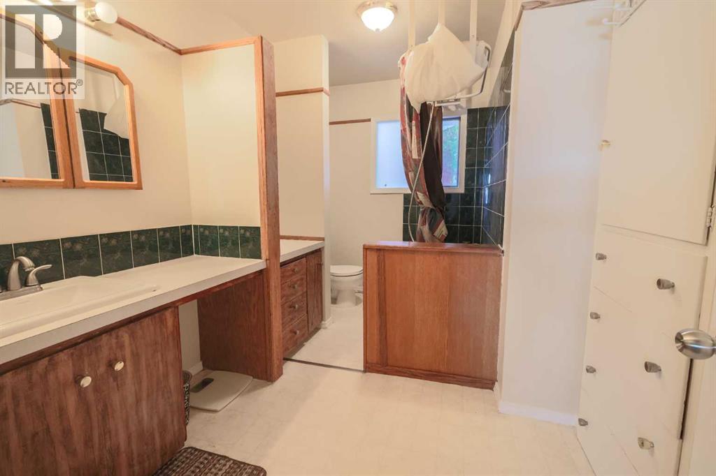 5424 51 Avenue - 29
