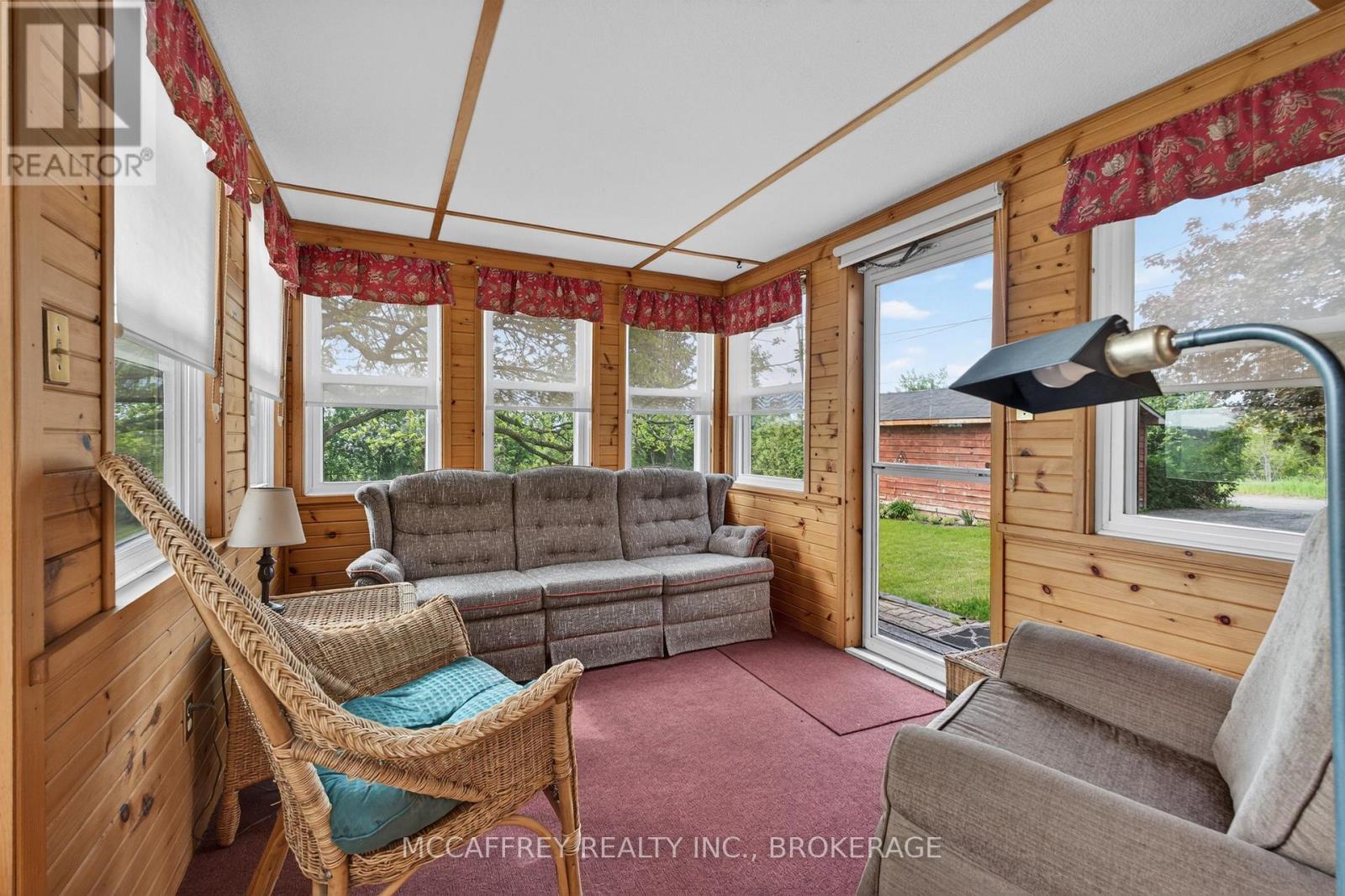 164 VANLUVEN ROAD - 23