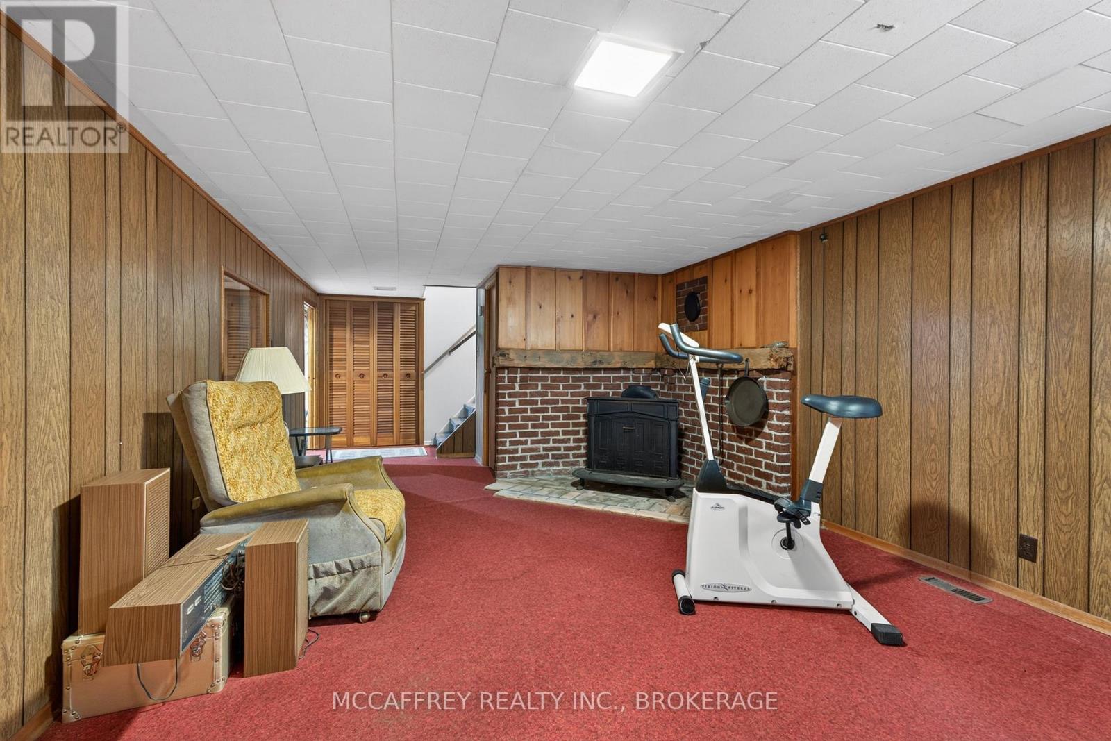 164 VANLUVEN ROAD - 25