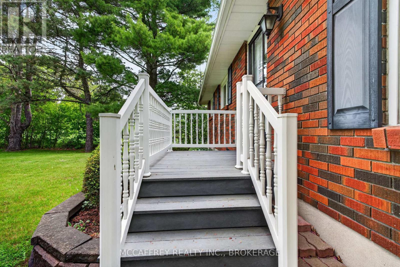 164 VANLUVEN ROAD - Image 3