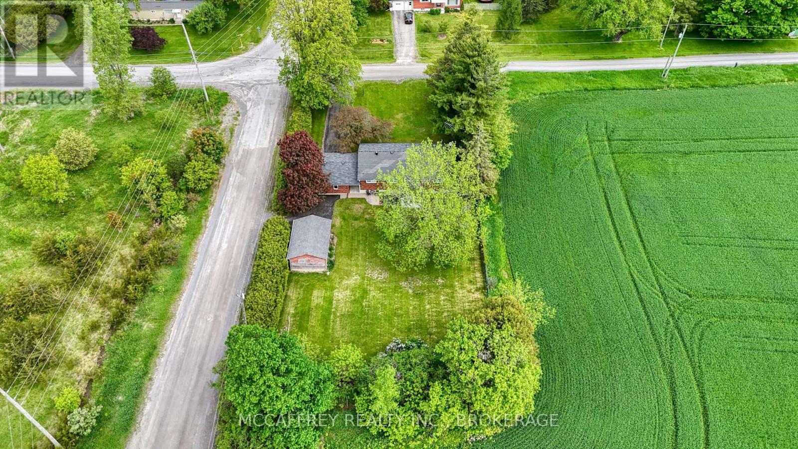164 VANLUVEN ROAD - 44