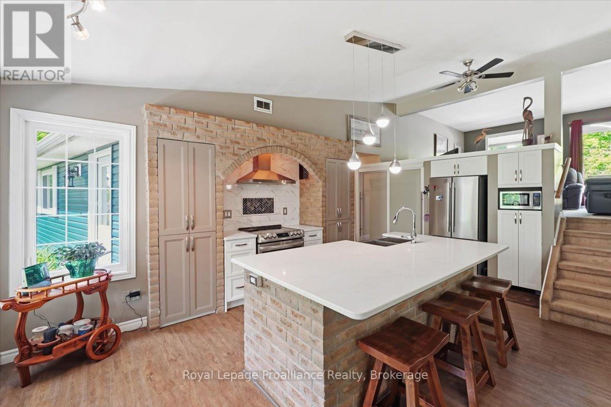 33 WOODRIDGE DRIVE - 7