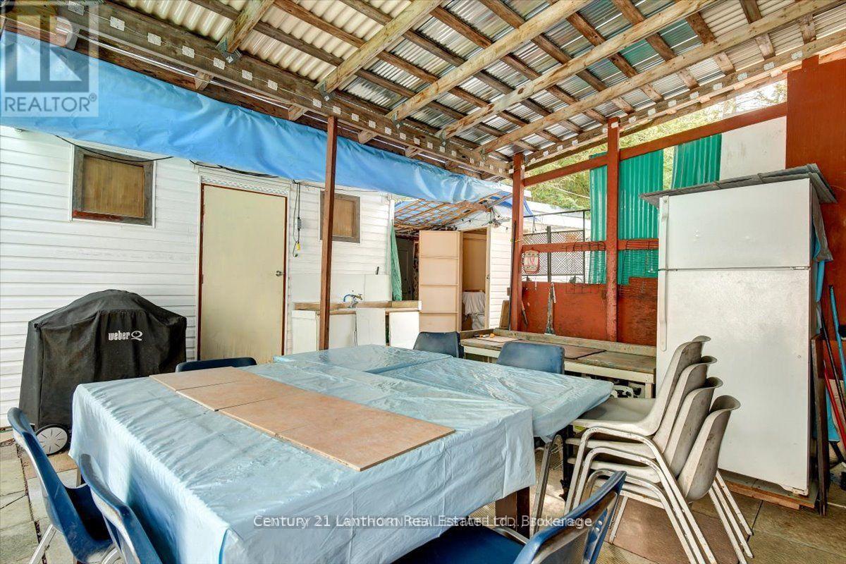 54 BEACH ROAD - 17