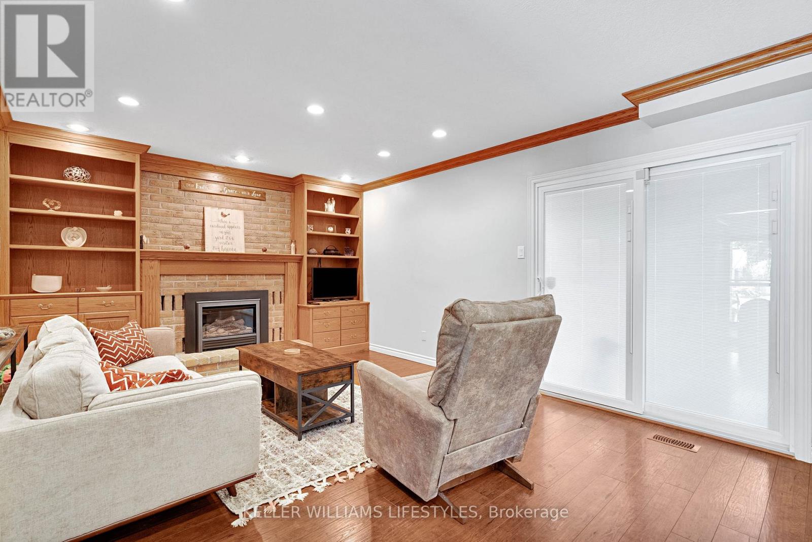 115 ACORN CRESCENT - 16