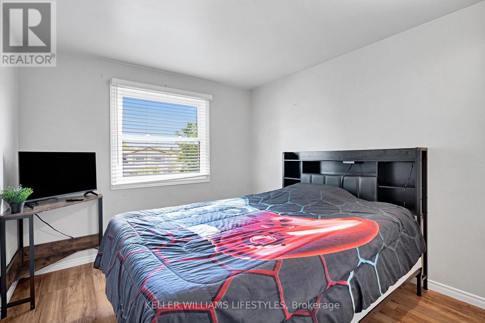 115 ACORN CRESCENT - 24