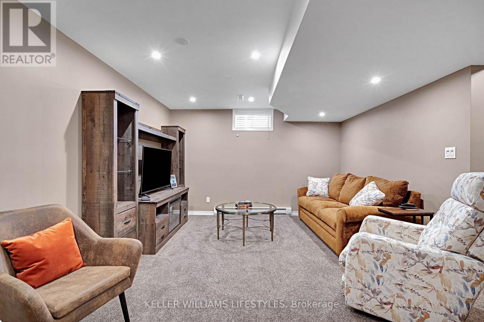 115 ACORN CRESCENT - 28