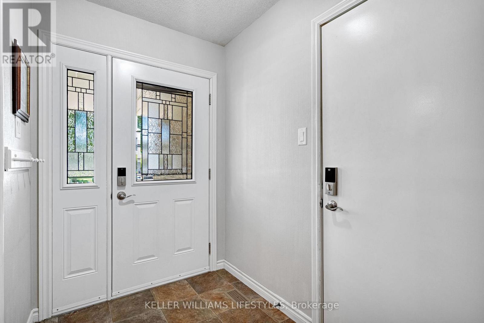 115 ACORN CRESCENT - 4