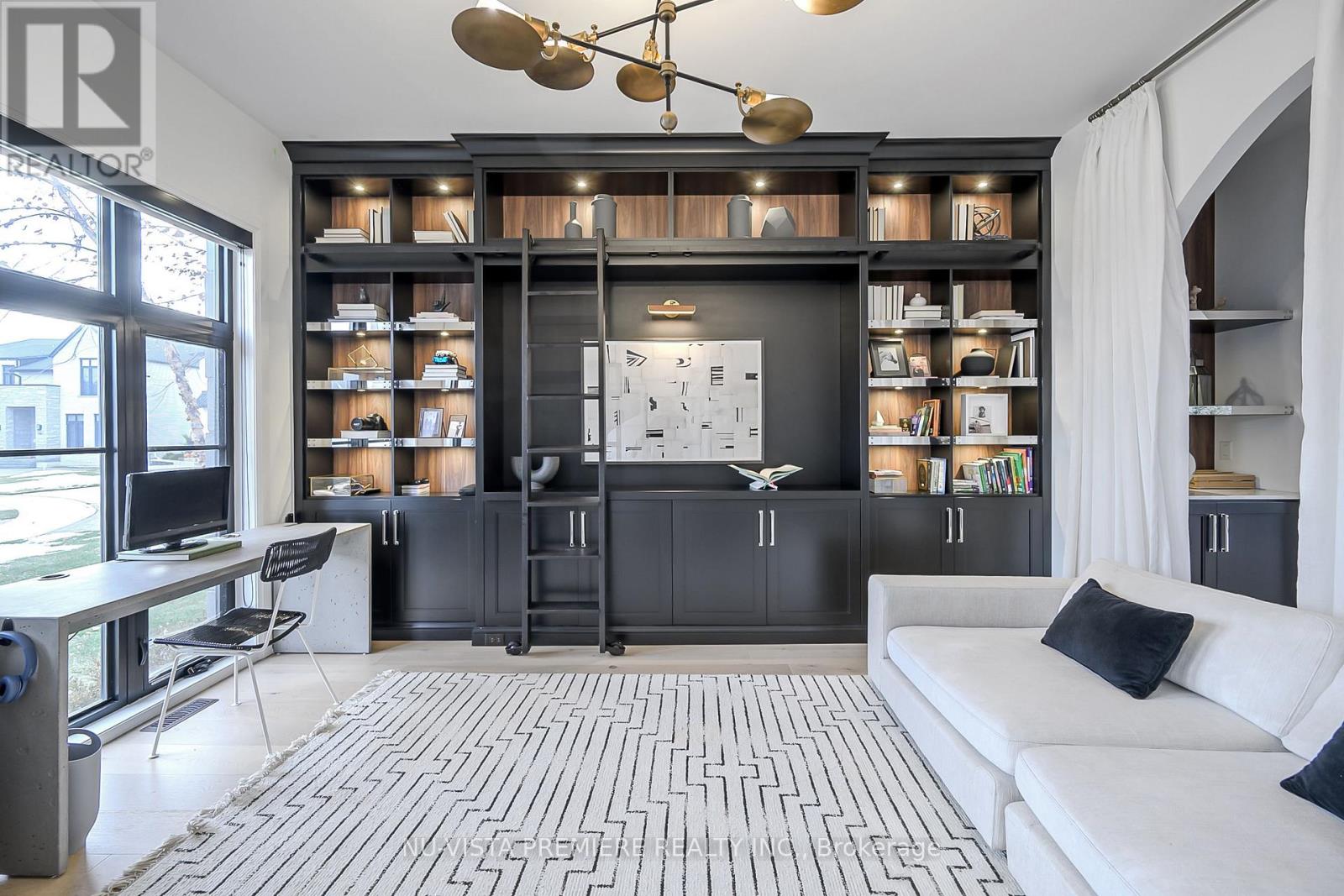 7501 SILVER CREEK CRESCENT - 35