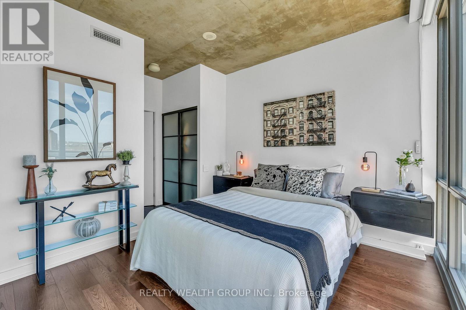 #706 33 MILL STREET - 22