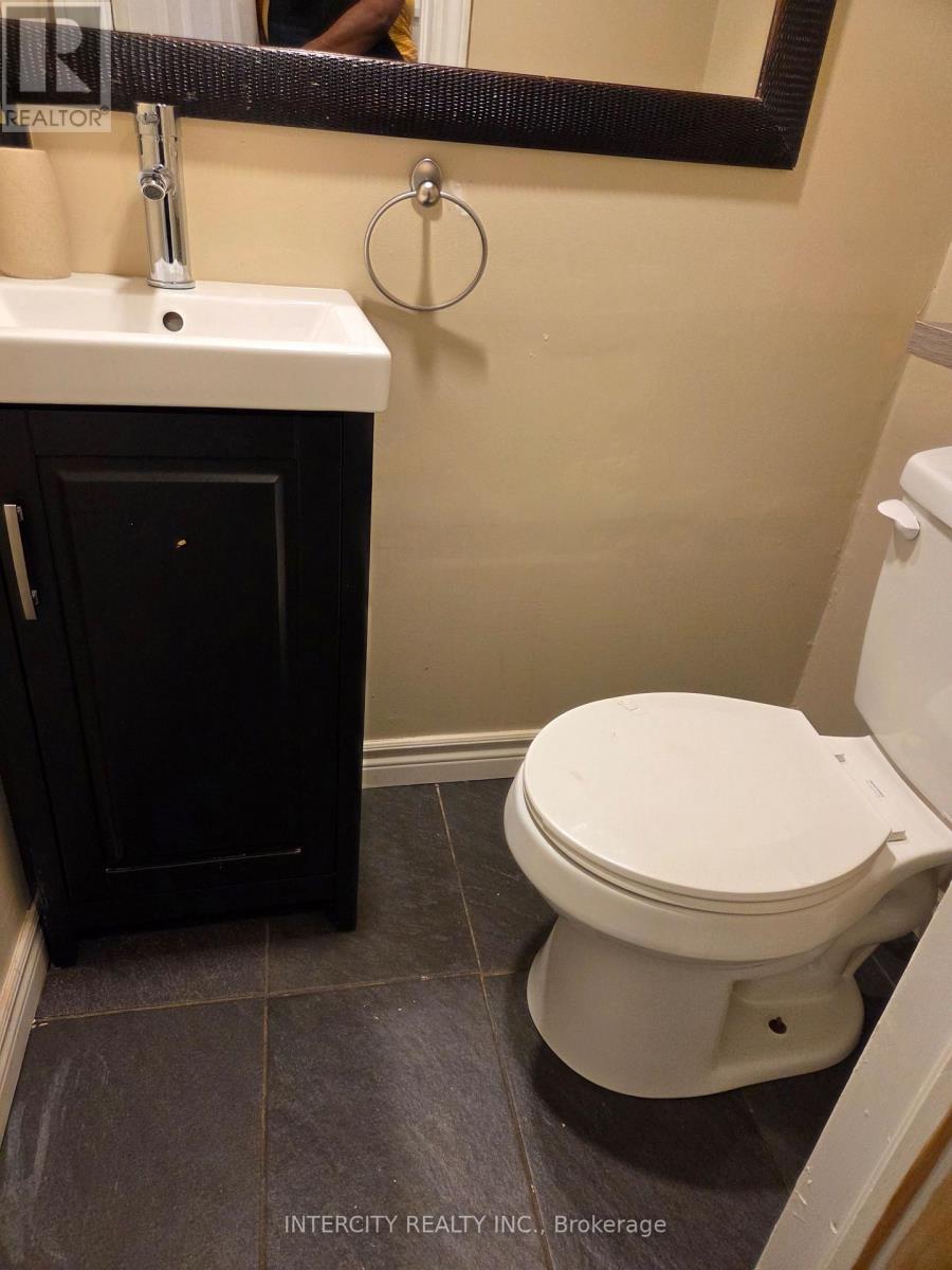 21 HIGHVIEW TRAIL - 25