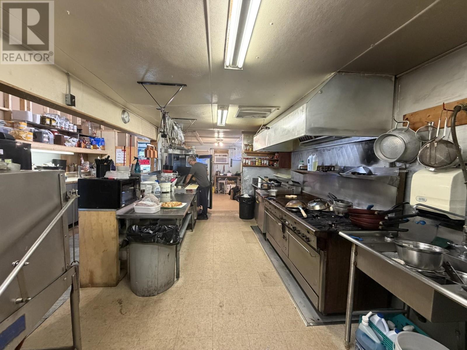 5760 A&B Highway 71 - 12