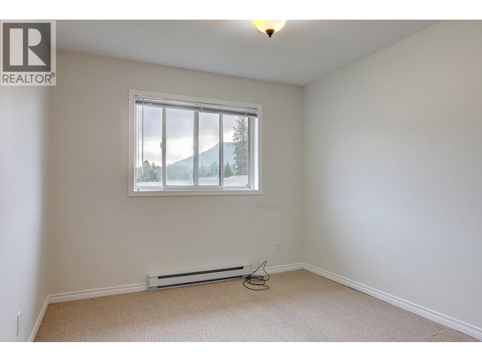#212 211 Kildonan Avenue - 16