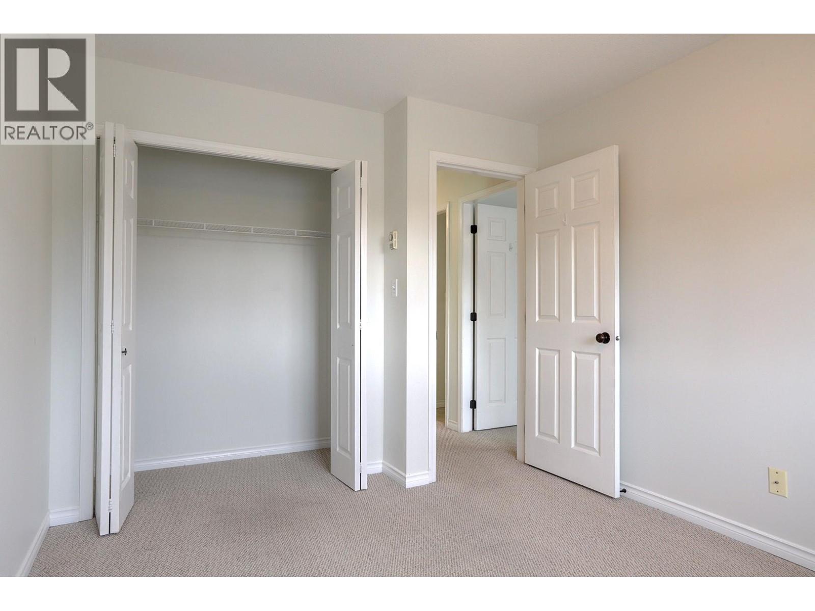 212 211 Kildonan Avenue, Enderby