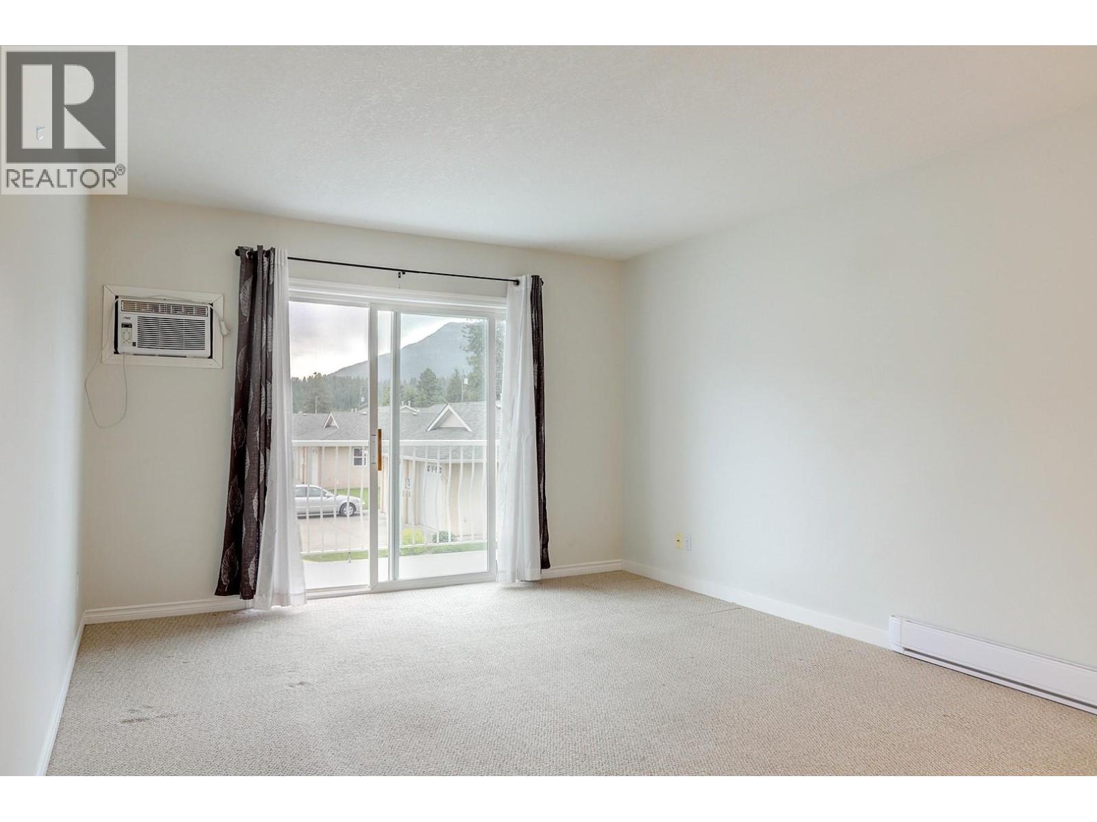#212 211 Kildonan Avenue - 8