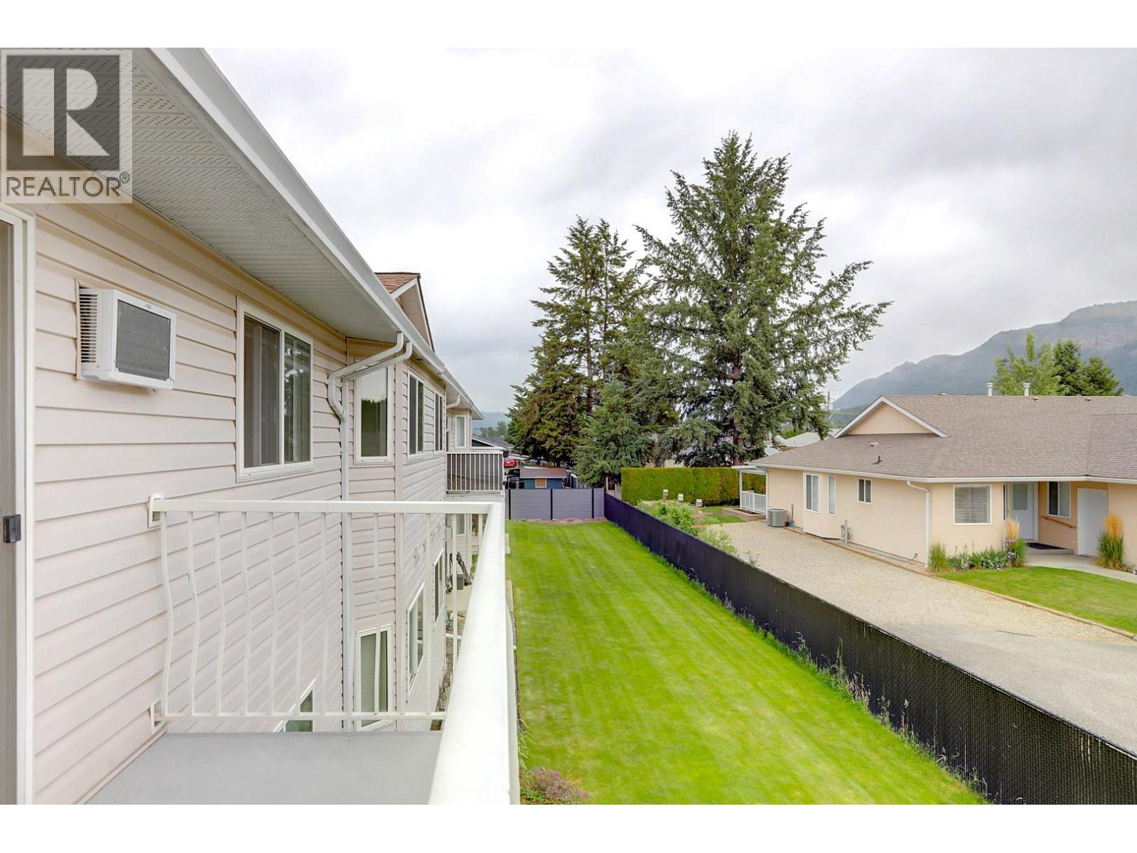 #212 211 Kildonan Avenue - 11