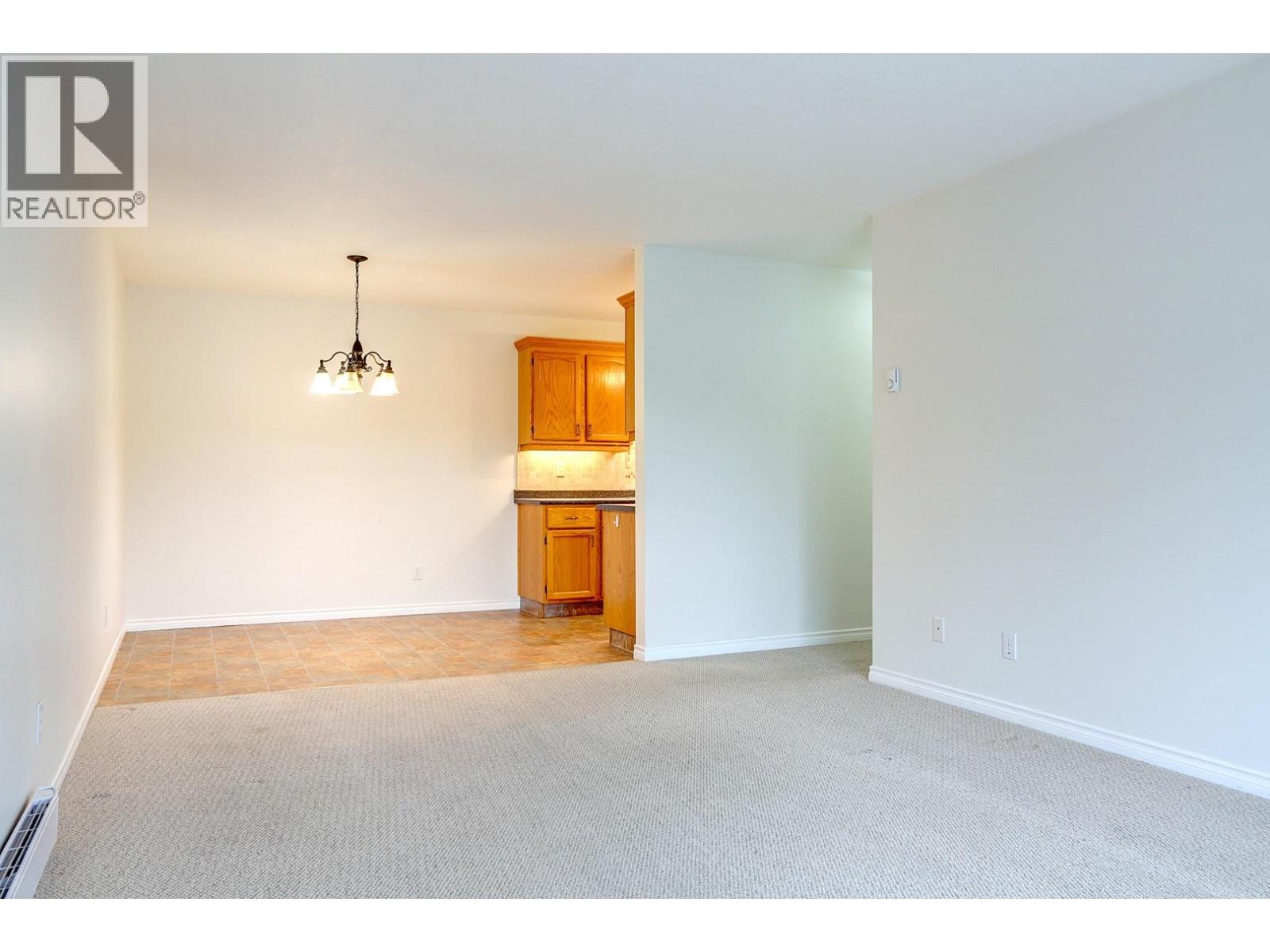 212 211 Kildonan Avenue, Enderby