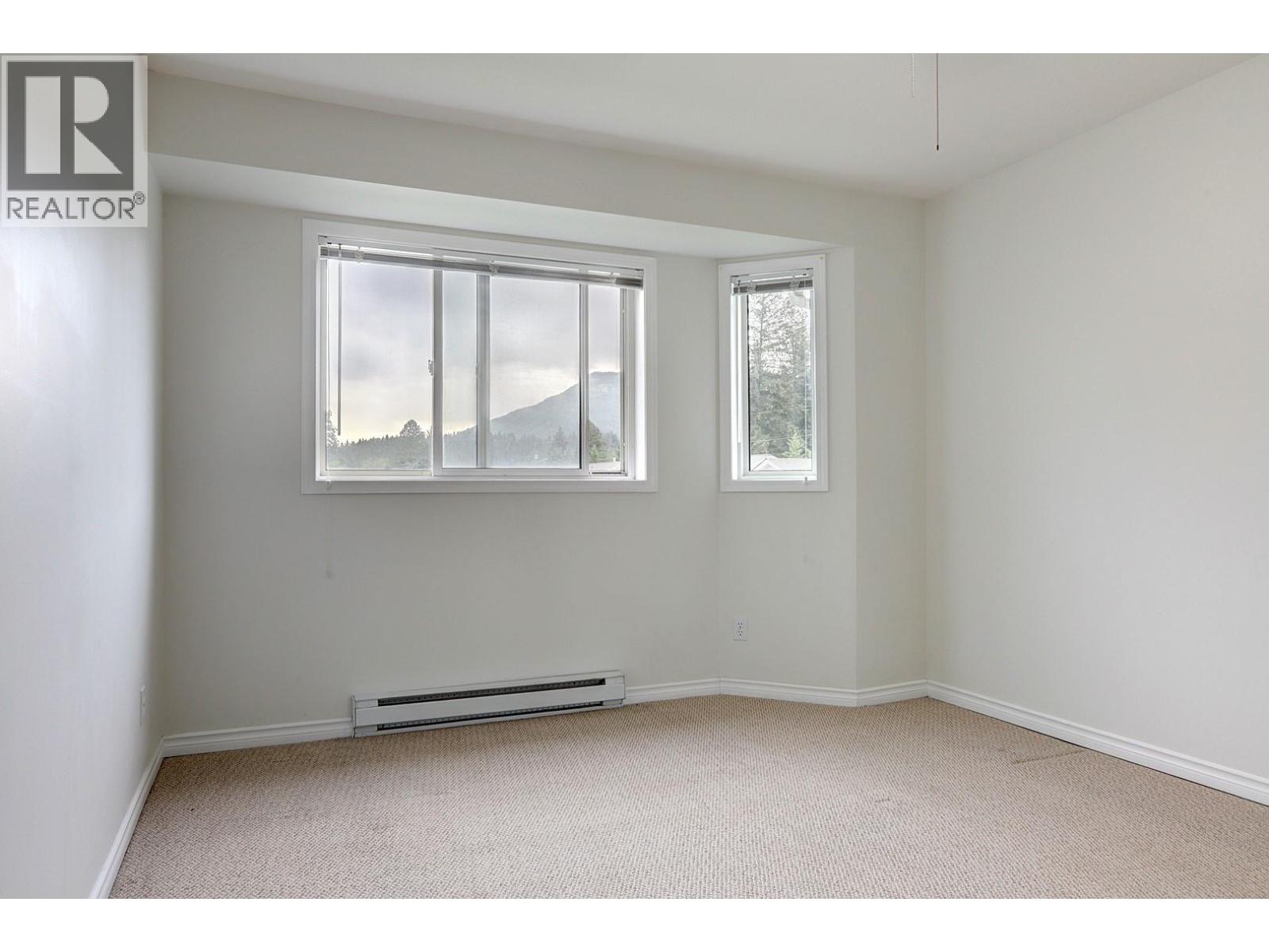 212 211 Kildonan Avenue, Enderby