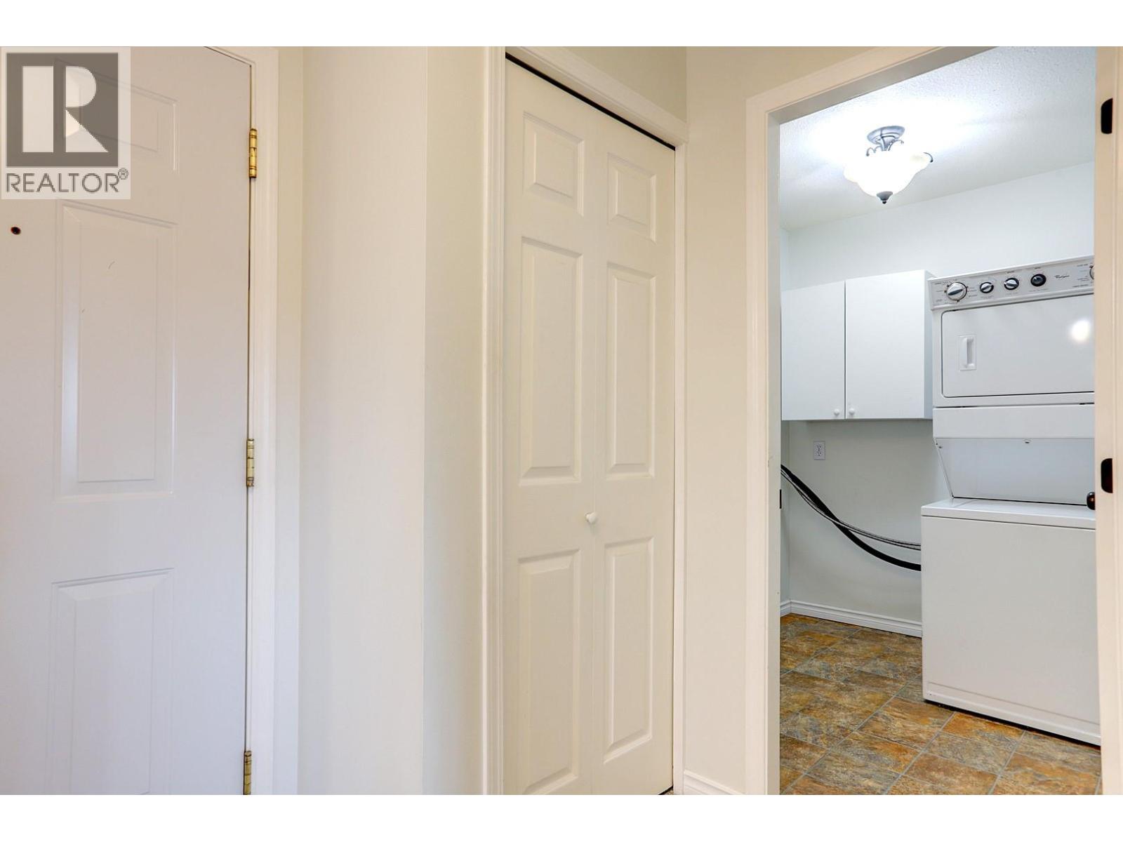 212 211 Kildonan Avenue, Enderby