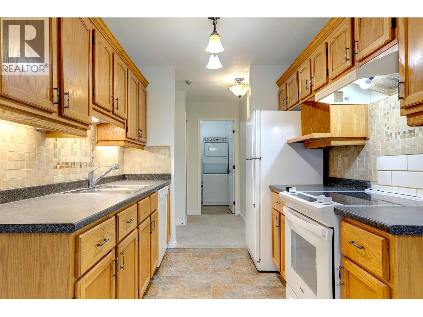 #212 211 Kildonan Avenue - 4