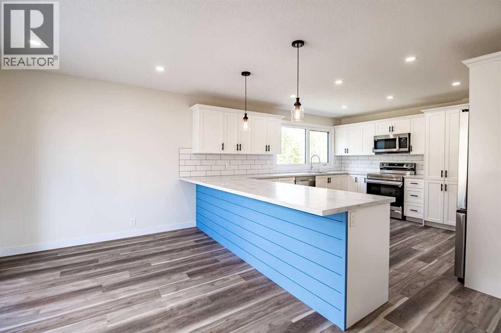 41B 26553 Hwy 11 - 16