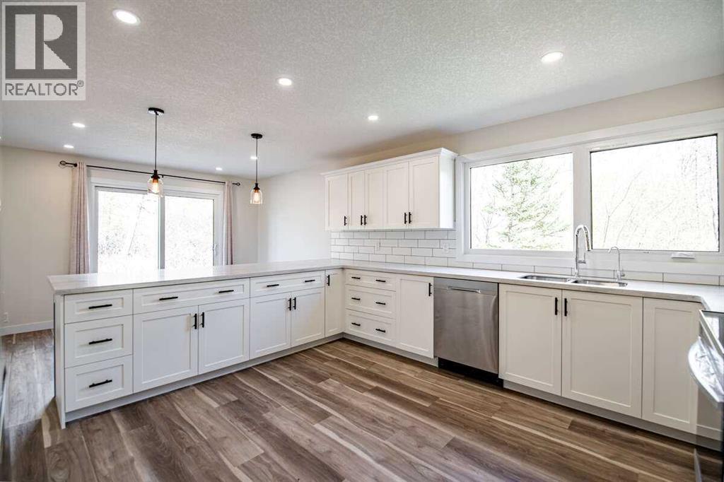 41B 26553 Hwy 11 - 18