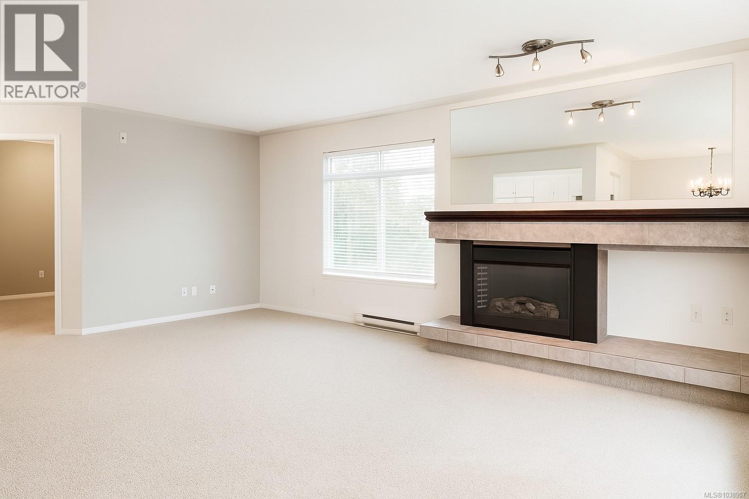 207 2568 Dingwall St, Duncan