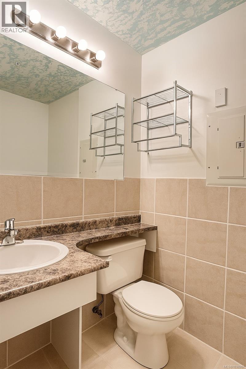 207 2568 Dingwall St, Duncan