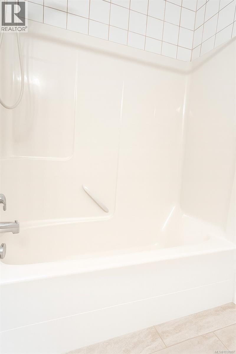 #207 2568 Dingwall St - 22