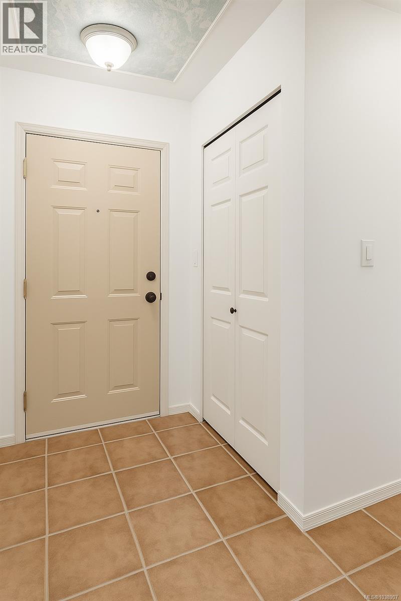 207 2568 Dingwall St, Duncan