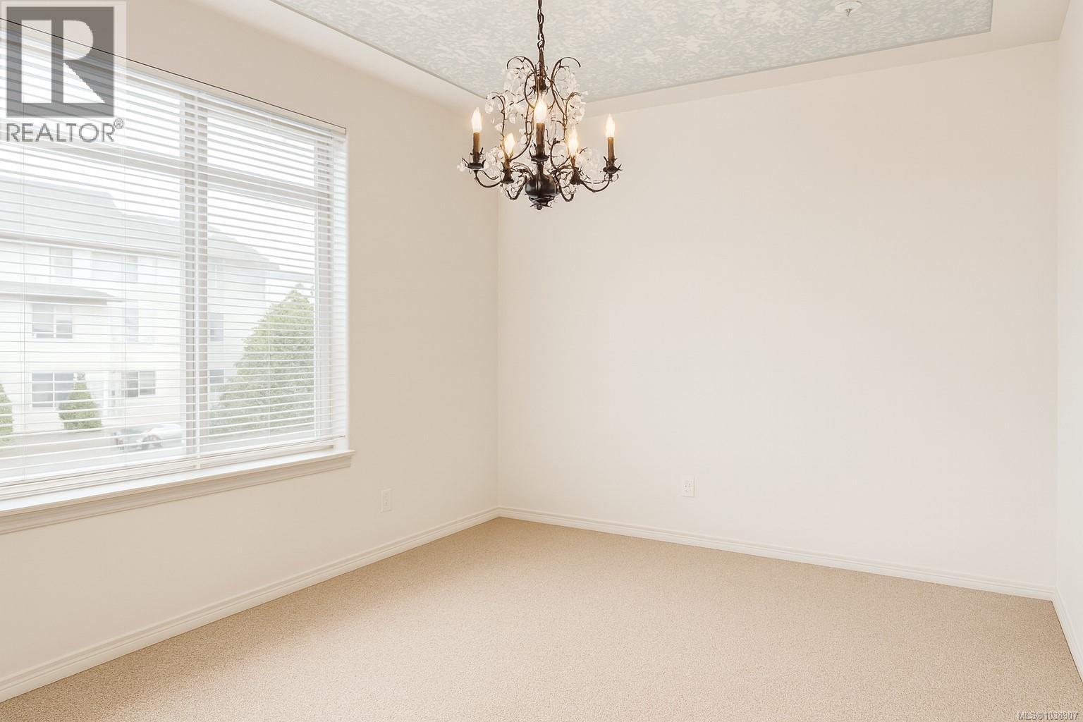 207 2568 Dingwall St, Duncan