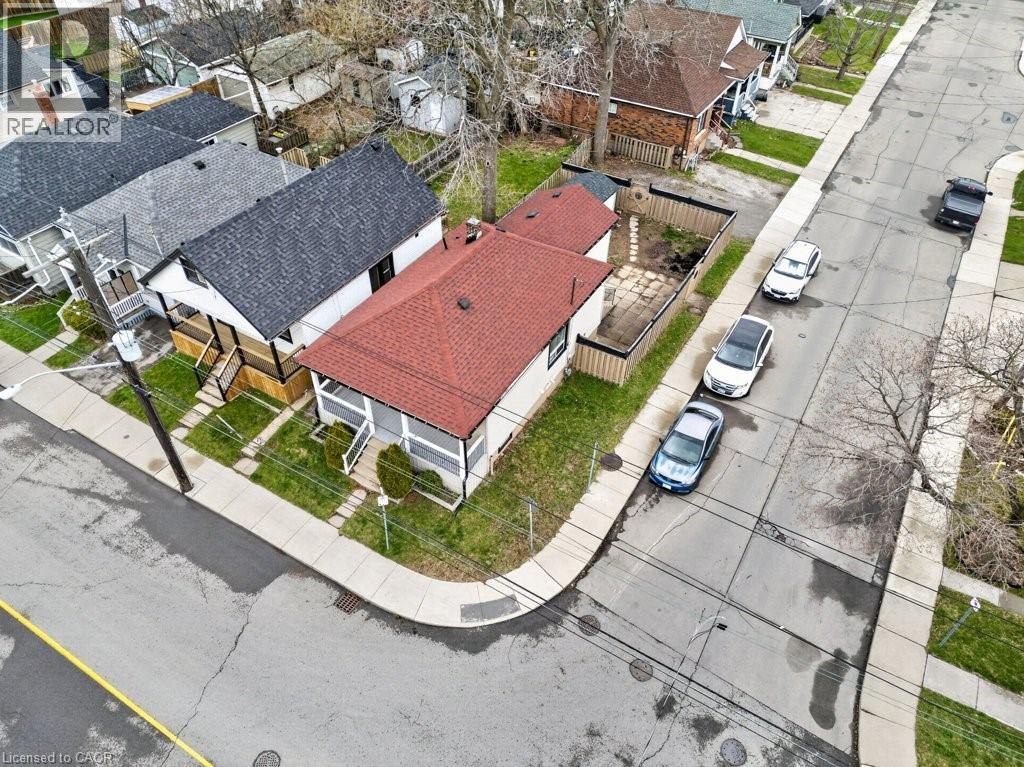 299 BRITANNIA Avenue - 45