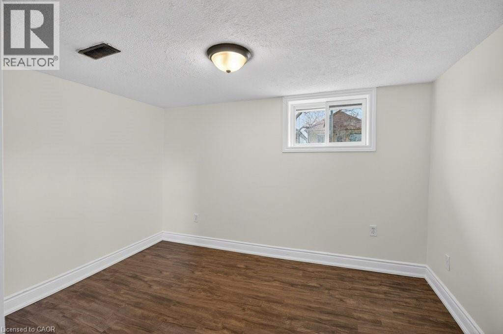 299 BRITANNIA Avenue - 34