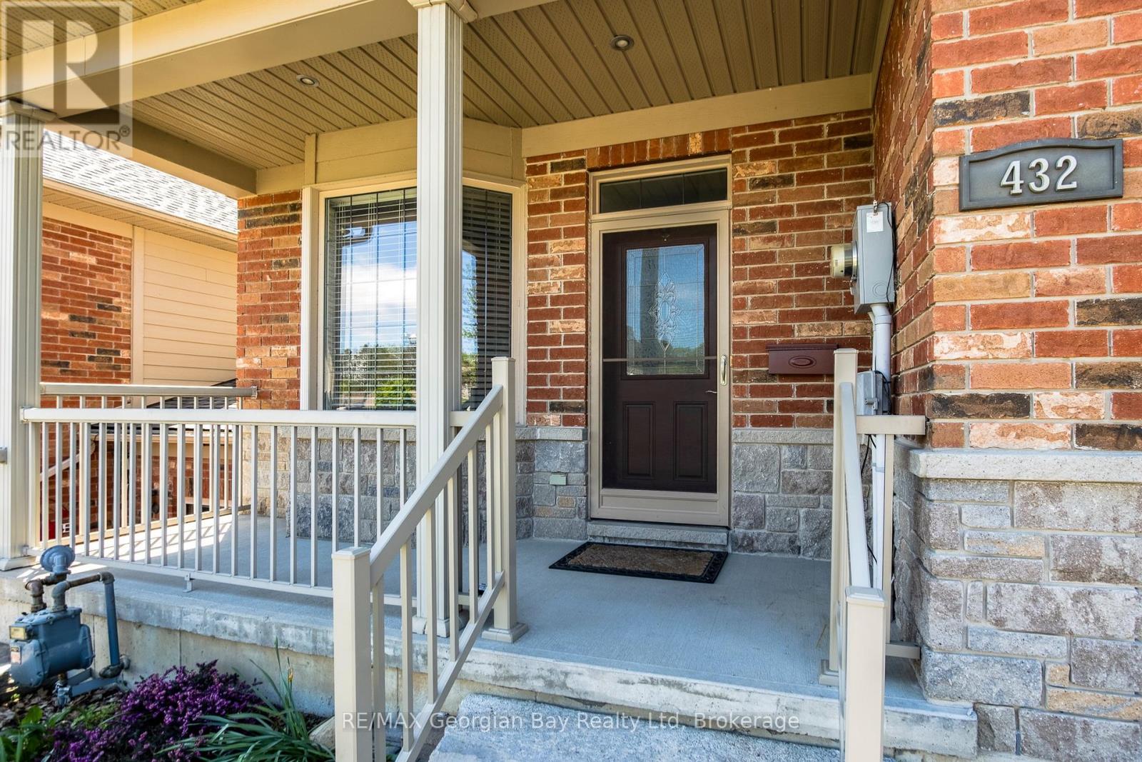 432 SHEWFELT CRESCENT - 42